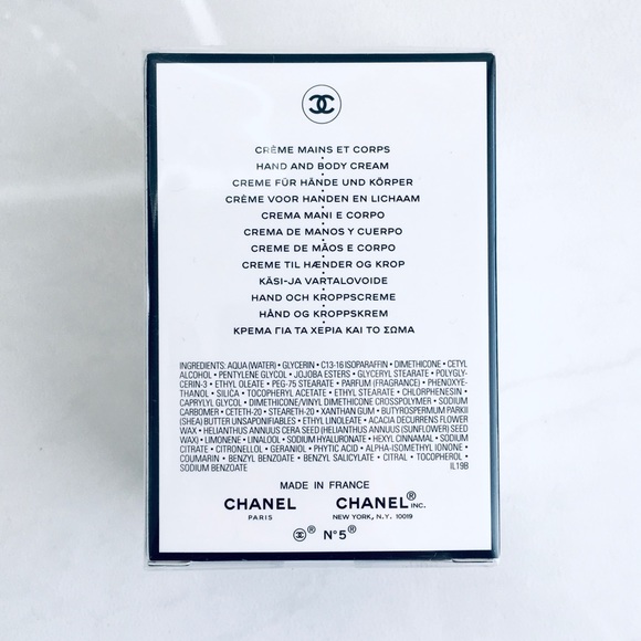 🆕 NWT 🌹 5-piece Chanel bundle with Limited Edition charm and hand cream - Picture 7 of 8